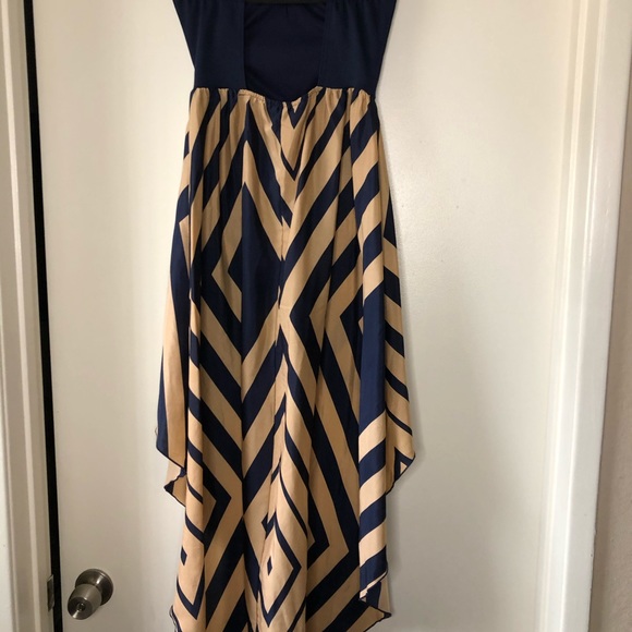 Strapless dress. - Picture 2 of 11